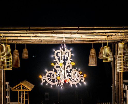 Scenografia luminosa lido Bambù