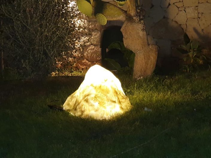 lampade - rocce luminose e fichi d'india
