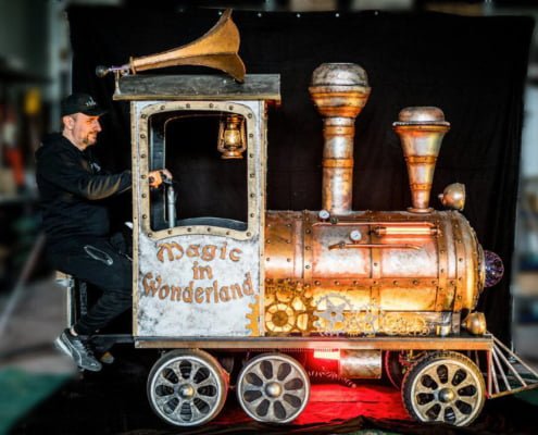 Trenino elettrico steampunk