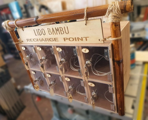 Mobiletto legno ricarica cellulare