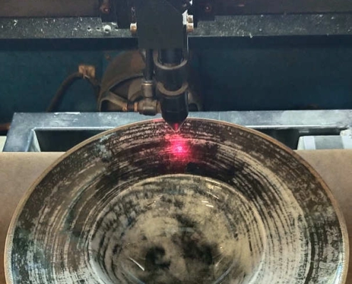 incisione laser piatti in ceramica