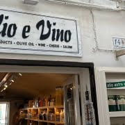 Insegna olio e vino