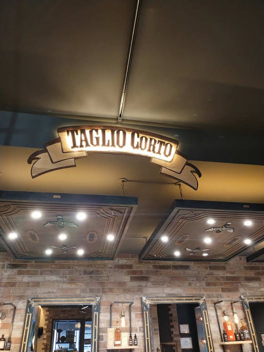 Taglio corto arredamento personalizzato ed illuminazione