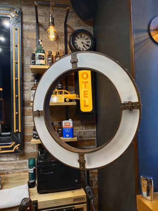 Taglio corto arredamento personalizzato ed illuminazione