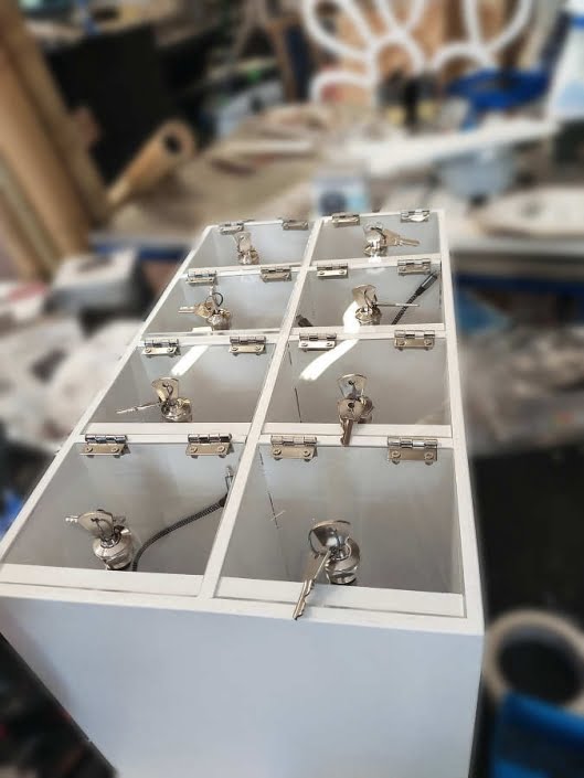 mobiletto ricarica cellulare bianco