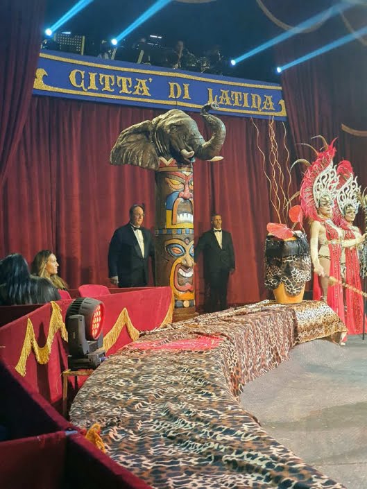 Totem elefante Totem rinoceronte