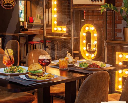 Scenografia steampunk loft76 pub ristorante a Castellana Grotte