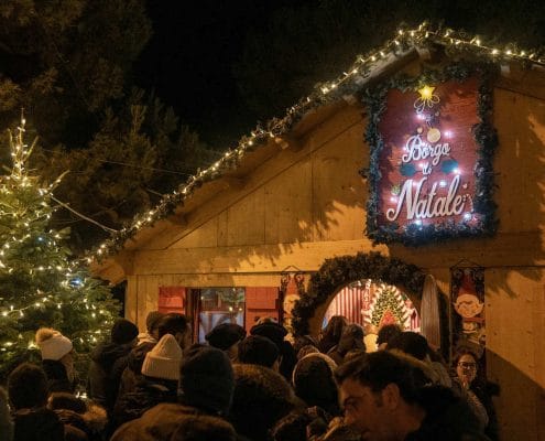 Borgo di natale - conversano 2024 - casetta di babbo natale