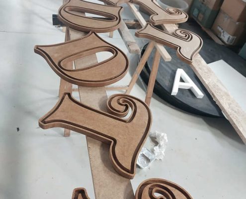 Cancellate decorate