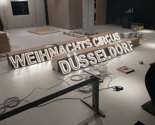 Insegna luminosa Weihnachtscircus