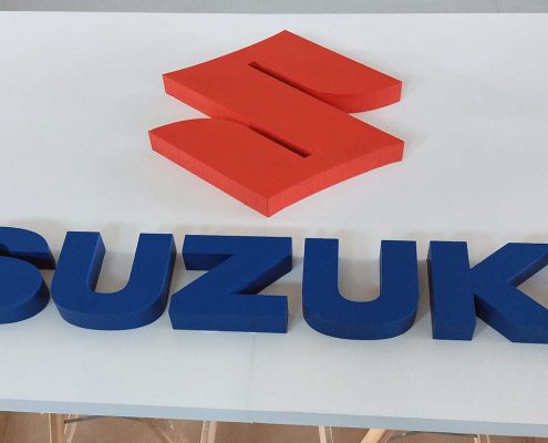 Tèchne insegna in polistirolo suzuki